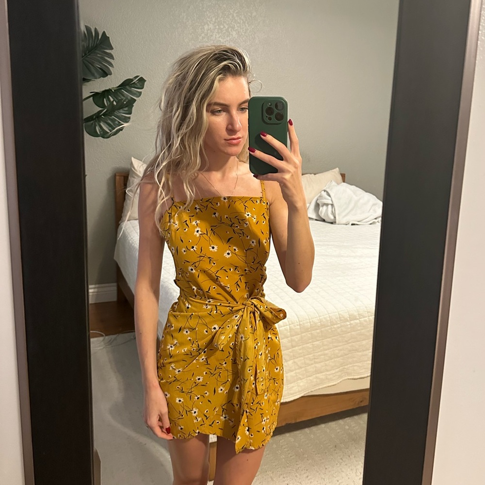 🍉Yellow floral mini dress -XS🍉